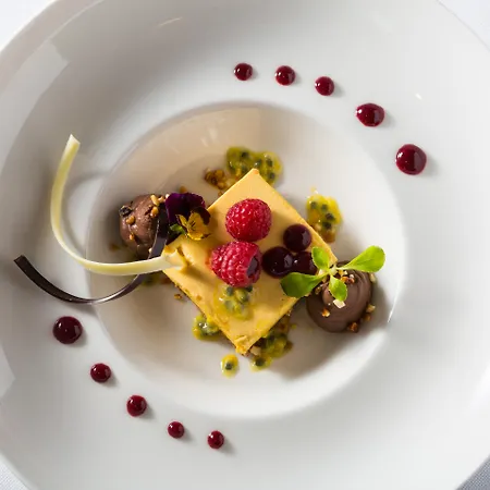Hotel Chateau Belmont By The Crest Collection 4*
