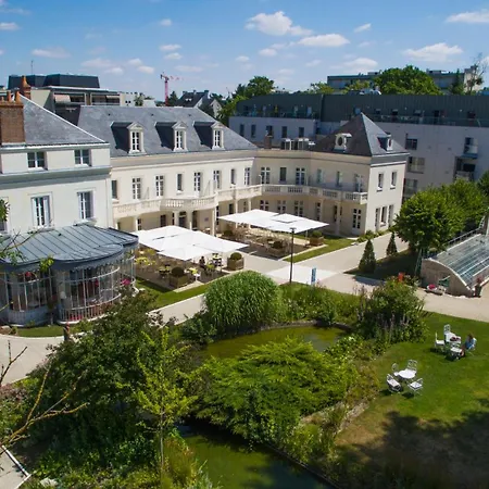 Chateau Belmont By The Crest Collection