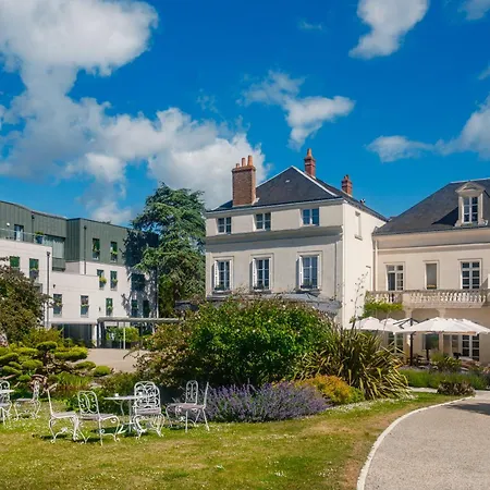Отель Chateau Belmont By The Crest Collection 4*
