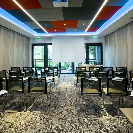 Hotel Chateau Belmont By The Crest Collection 4*