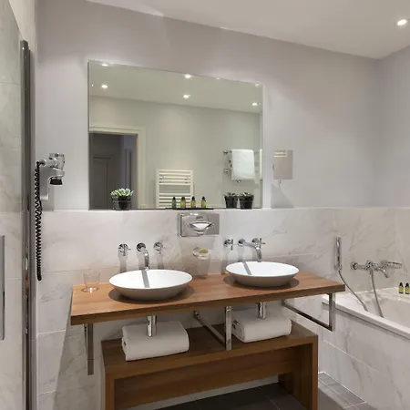 Hotel Chateau Belmont By The Crest Collection 4*
