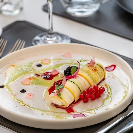 فندق Chateau Belmont By The Crest Collection