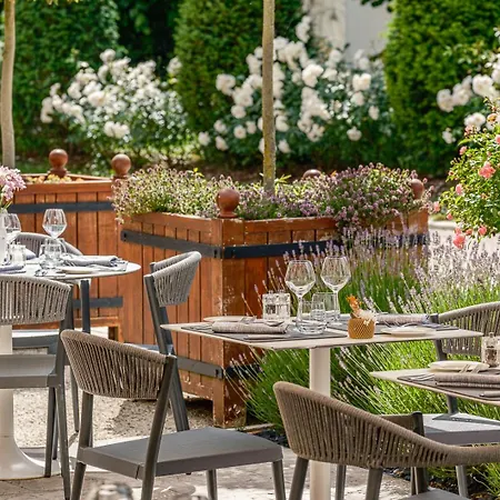 فندق Chateau Belmont By The Crest Collection 4*