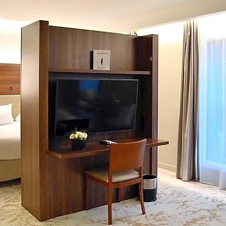Chateau Belmont By The Crest Collection Hotel 4*