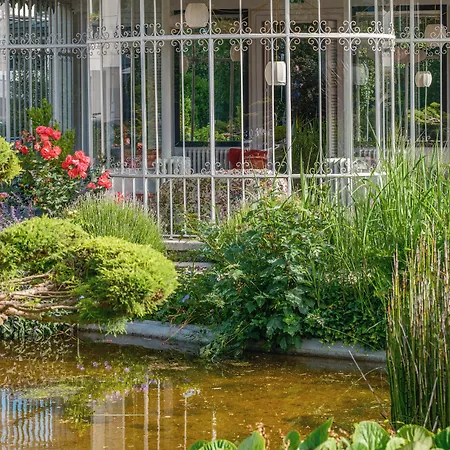 Chateau Belmont By The Crest Collection