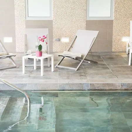 Chateau Belmont By The Crest Collection Hotel