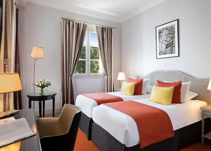 Chateau Belmont By The Crest Collection Hotel