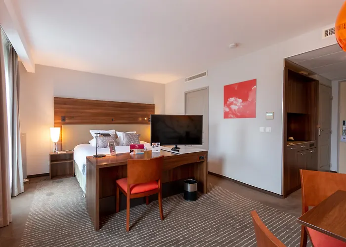 Hotel Chateau Belmont By The Crest Collection 4*