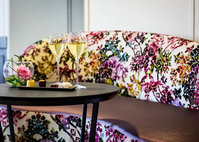 Hotel Chateau Belmont By The Crest Collection Tours