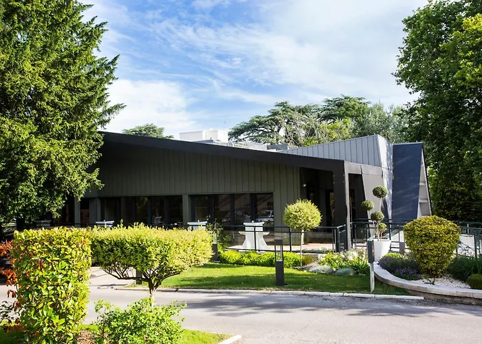 Chateau Belmont By The Crest Collection