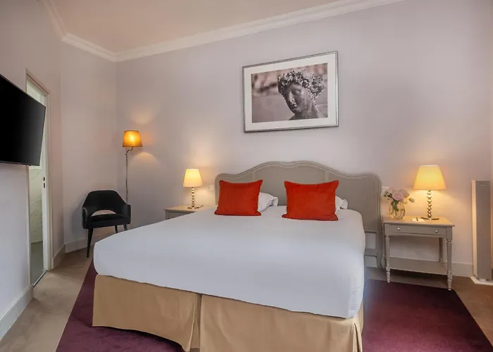 Chateau Belmont By The Crest Collection טור