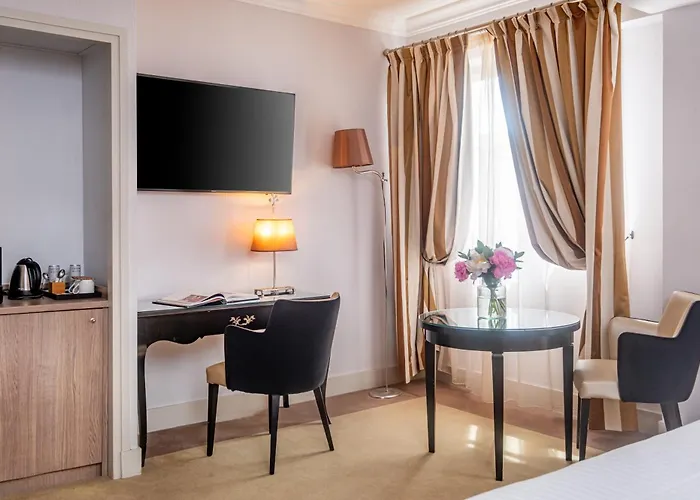 Chateau Belmont By The Crest Collection טור