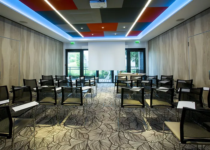 מלון Chateau Belmont By The Crest Collection 4*