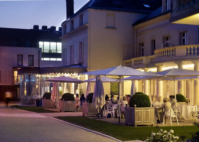 Chateau Belmont By The Crest Collection טור