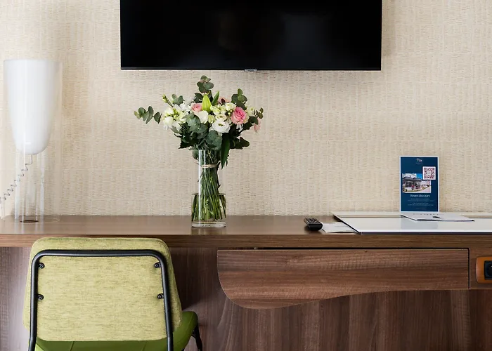 Chateau Belmont By The Crest Collection מלון