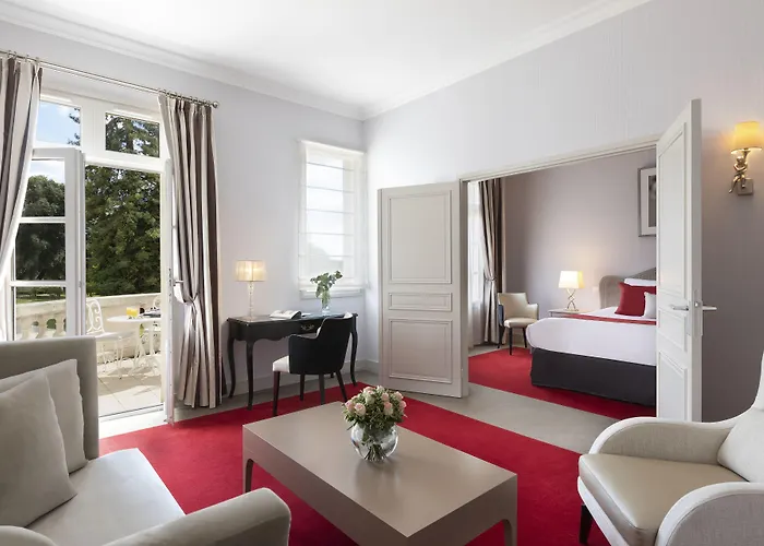 Chateau Belmont By The Crest Collection מלון