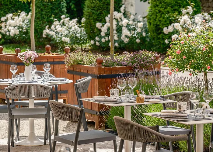 Hotel Chateau Belmont By The Crest Collection 4*