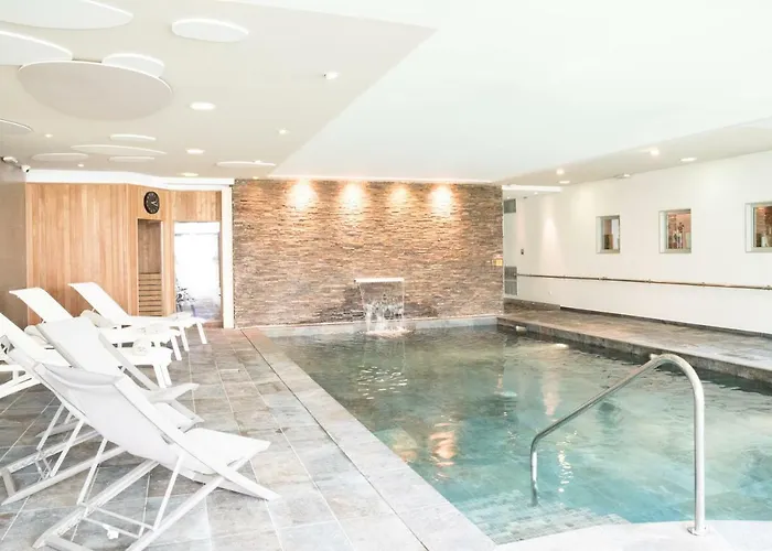 Chateau Belmont By The Crest Collection 4* טור